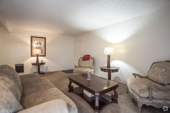 1BR, 1BA-725 SF