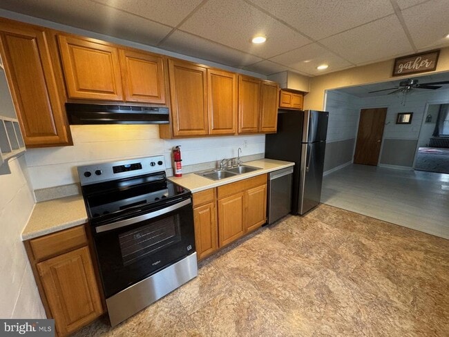 Building Photo - 171 N 3rd St Rental