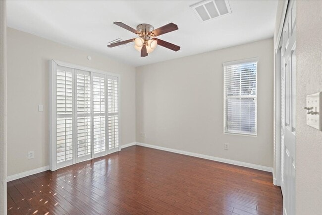 Photo - 3 Story, Spacious and Inviting 3-bedroom In Centennial Hills, with Downstairs Bedroom Suite