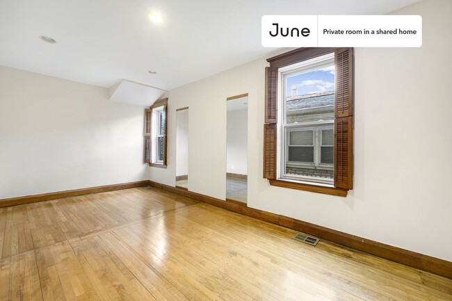 Building Photo - Private bedroom in 2 bed/2 bath Home