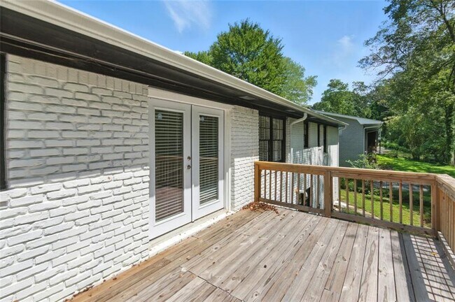 Photo - 1365 Renee Dr