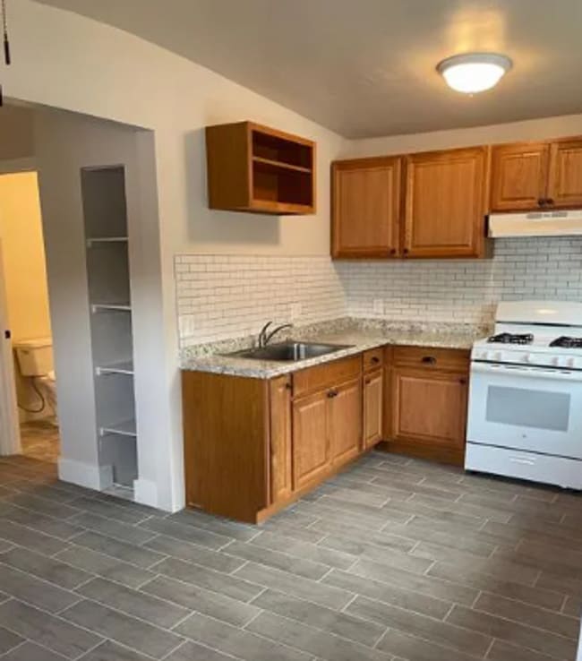 Photo - 1122 E Portland St Unit 1130 (Rear)