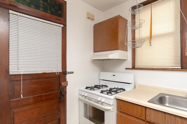 Photo - 3632 N Paulina St Unit J08P