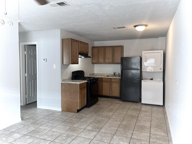 Photo - 1906 Finfeather Rd