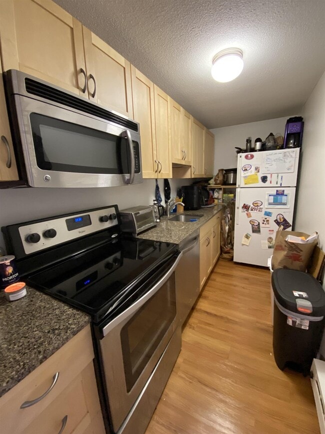 Building Photo - 94 Beacon St Unit 74