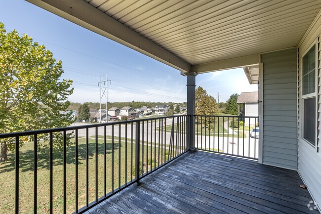 2BR, 2BA - 1,150SF - Balcony
