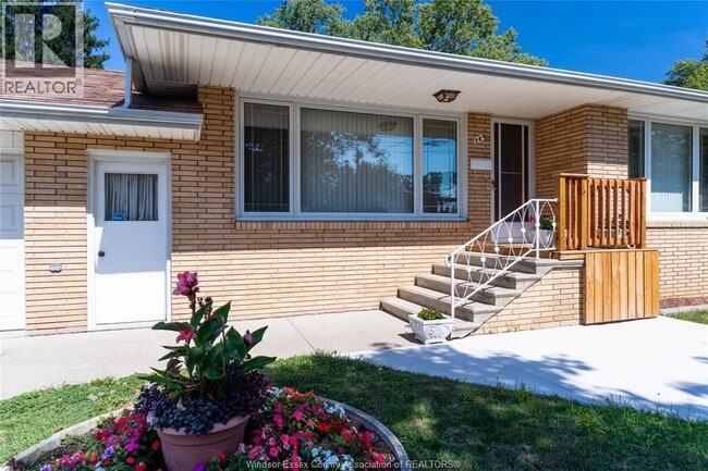 Photo - 760 Wallace Ave