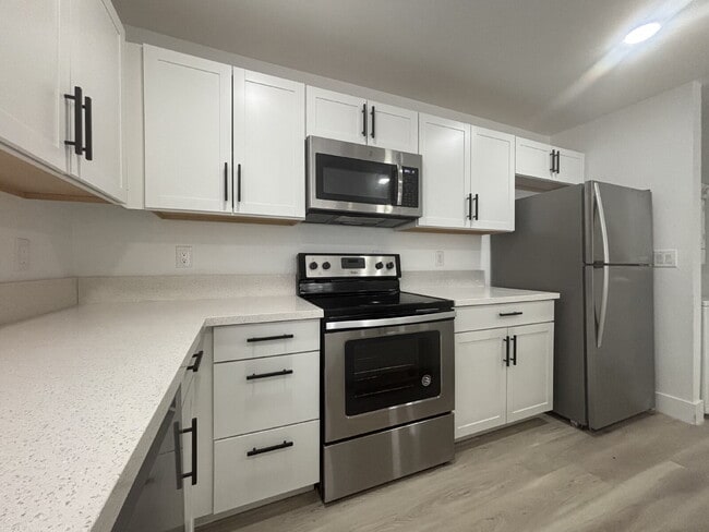 Fully remodeled and spacious 2 bed/2 bath with a den available- Las Vegas