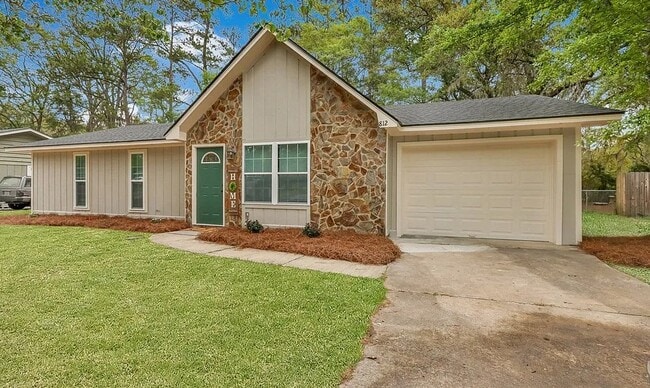 Building Photo - 812 Spanish Oak Dr Rental