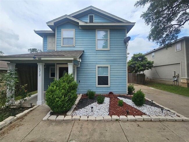Building Photo - 18212 Flathead Dr