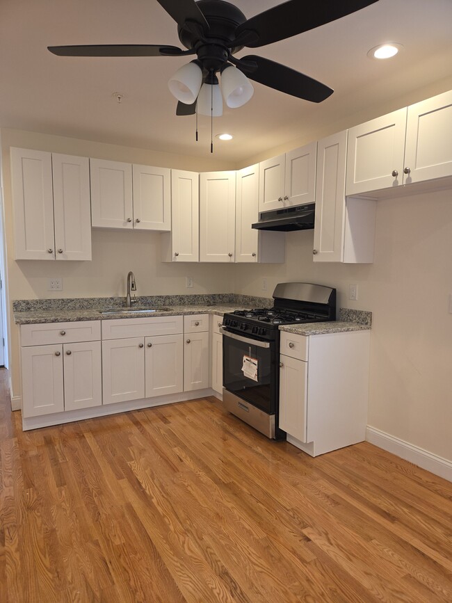 Photo - 49 Woodcliff St Unit 3