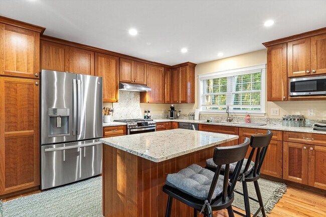 Photo - 24 Madison St