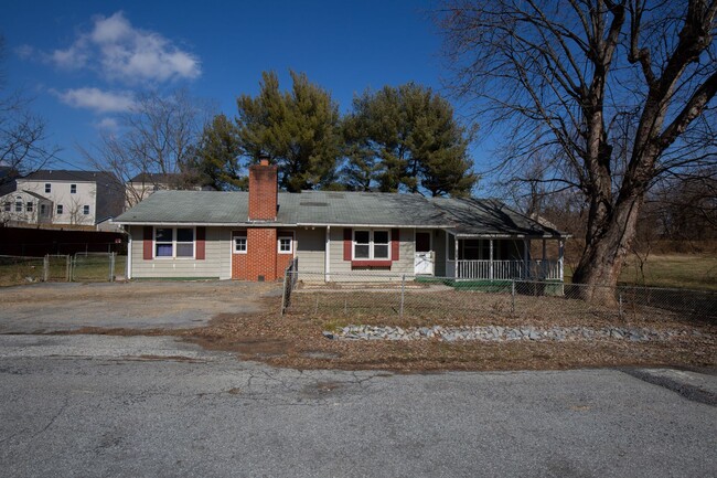 3 Bed/1.5 Bath Rancher in Ranson, WV - 3 Bed/1.5 Bath Rancher in Ranson, WV House