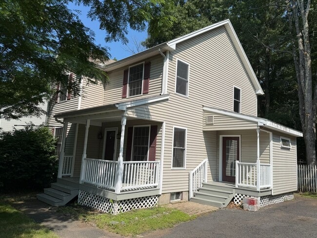 Photo - 60 Clark St