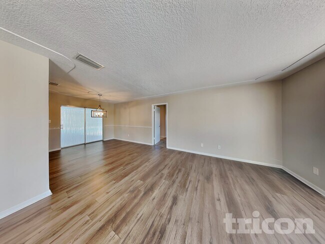 Photo - 3516 E Roundtree Dr