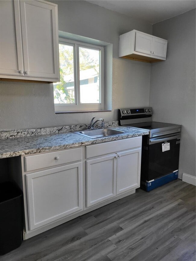 Building Photo - 123 NW 59th St Unit B Rental