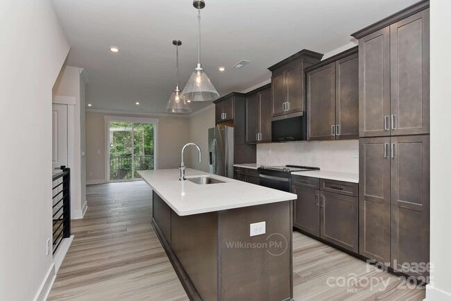 Photo - 2043 Clarksdale Dr