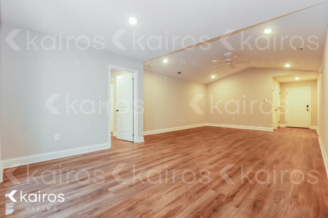 Photo - 173 Cottage Grove Rd