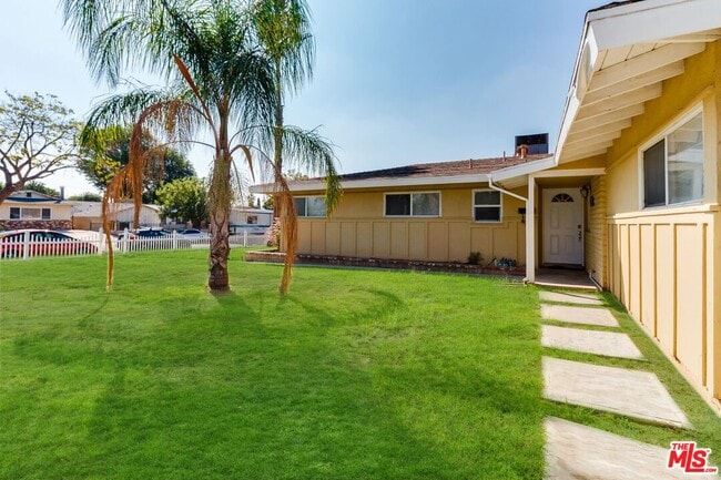 Photo - 11257 Collett Ave