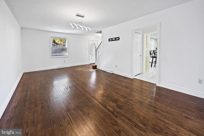 Photo - 24 Maple Ave