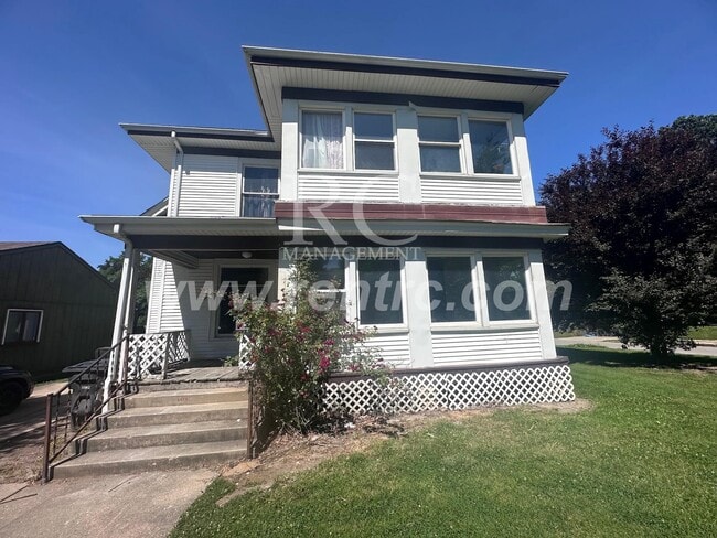 Building Photo - 1434 Walnut-