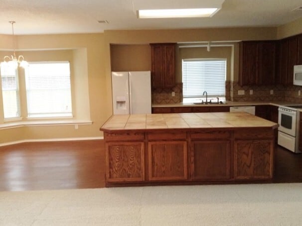 Photo - 1360 Calvert Dr