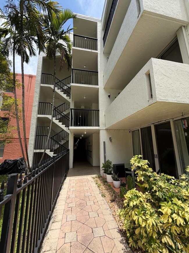 Photo - 2160 SW 16th St Unit 418