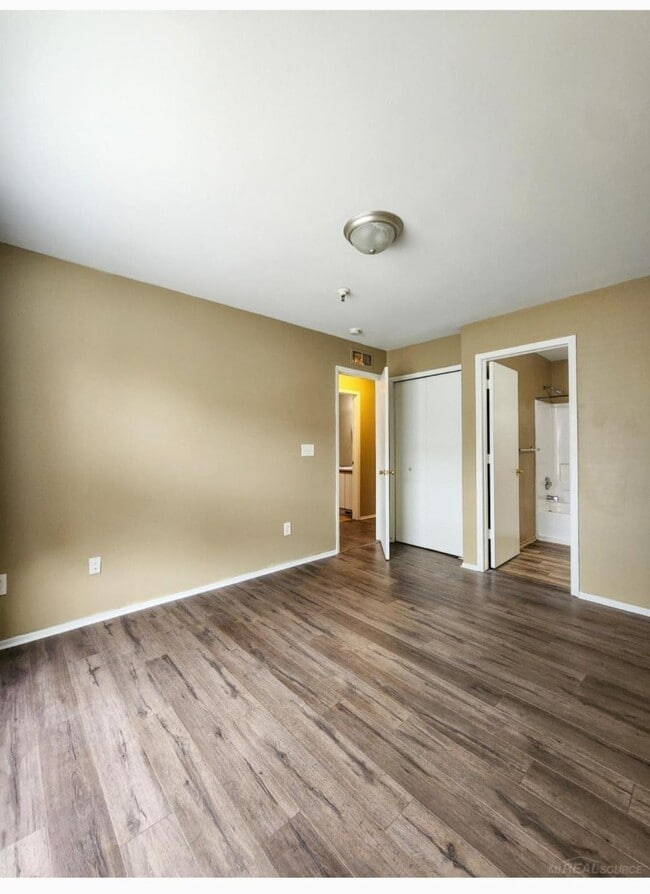 Master Bedroom with Ensuite Bathroom - 15650 Stone Crossing Dr