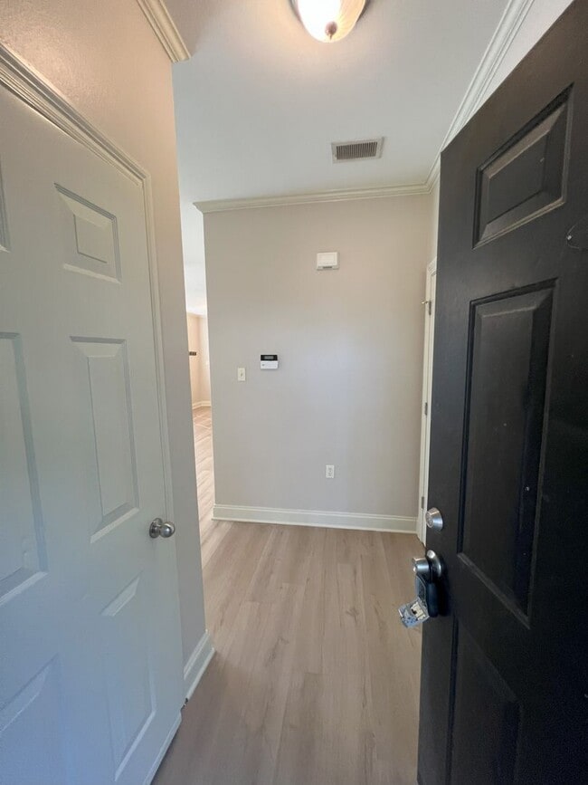 Photo - mjj7300 Unit 18