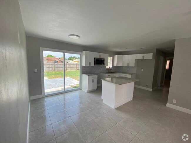 Building Photo - 2021 Wellington Rd Rental