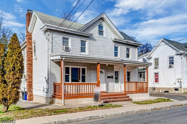 273 W Main St