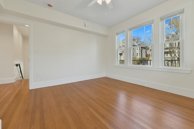 Photo - 48 Manthorne Rd Unit 2