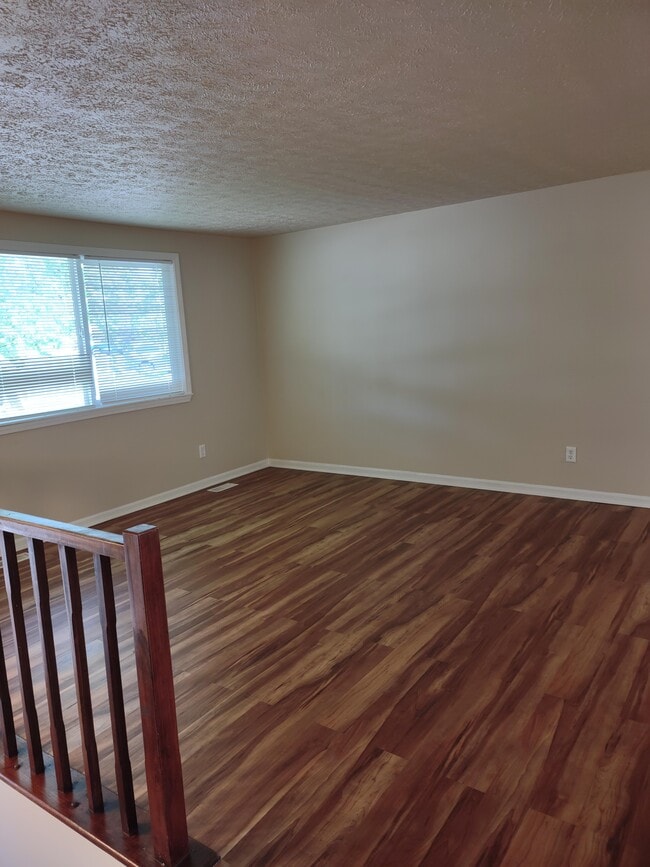 Photo - 6322 May Pen Rd