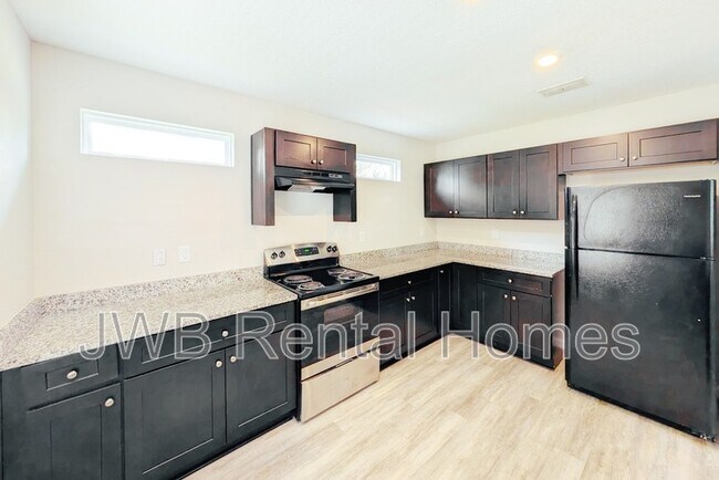 Photo - 855 Ionia St
