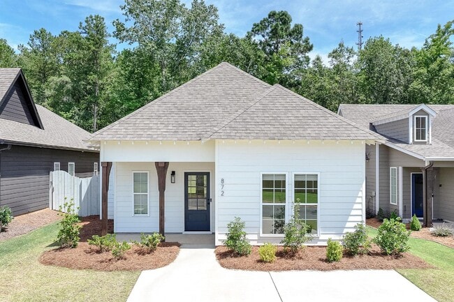 Photo - 872 Village Dr