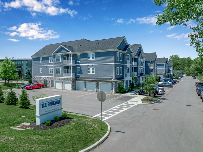 Parkway Luxury Apartments