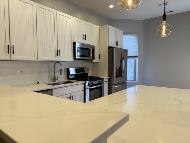 Photo - 5025 S Michigan Ave