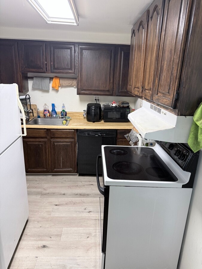 Photo - 114 S Lee St