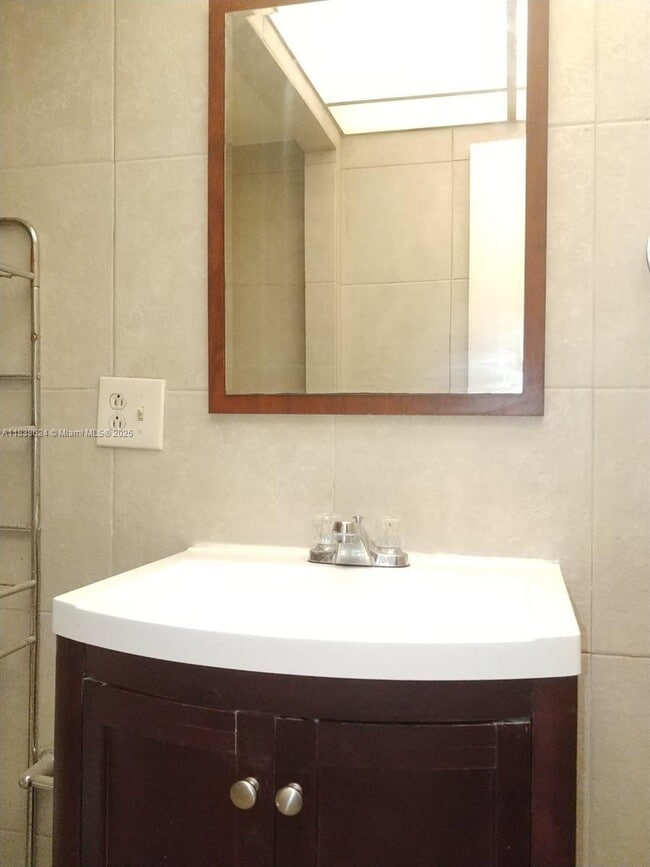 Photo - 16710 NE 9th Ave Unit 607