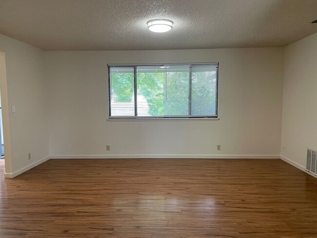 Photo - Spacious 3 Bed 2 Bath Home-Located on a Corner Lot in Quiet Neighborhhood