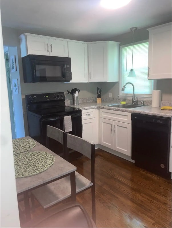 Photo - 1707 Colgate St NE