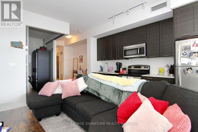 Photo - 50 Bruyeres Mews Unit 305