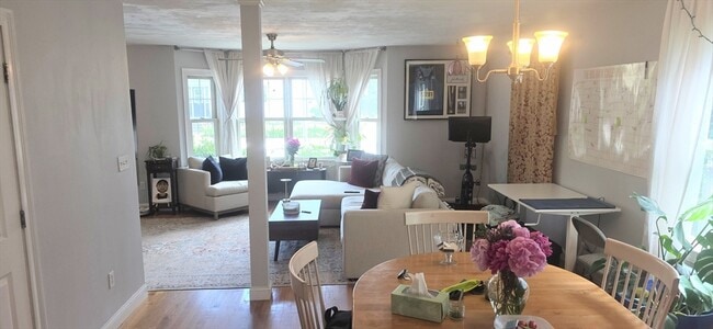 Photo - 321 N Harvard St Unidad -