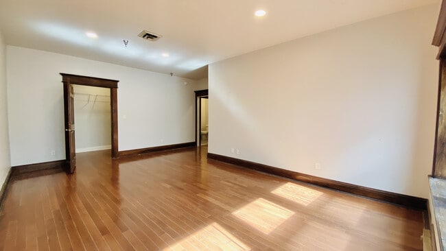 82 N Pearl - 82 N Pearl