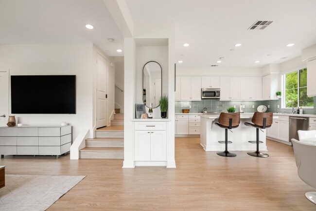 Photo - 1101 Makena Wy.