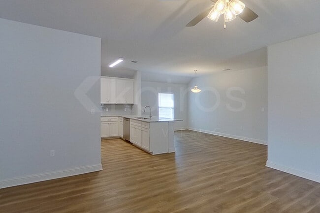 Photo - 17617 Carlisle Ave