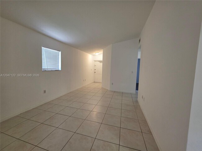 3398 NE 9th Dr Unit 204