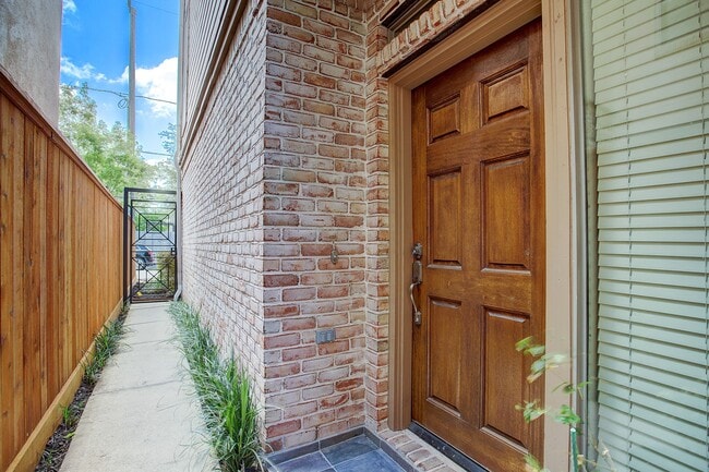 Photo - 618 Asbury St
