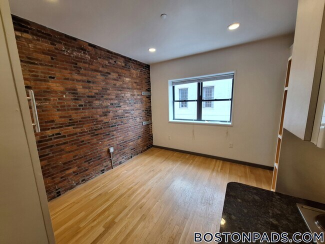 Photo - 144 Bowdoin St Unit 51