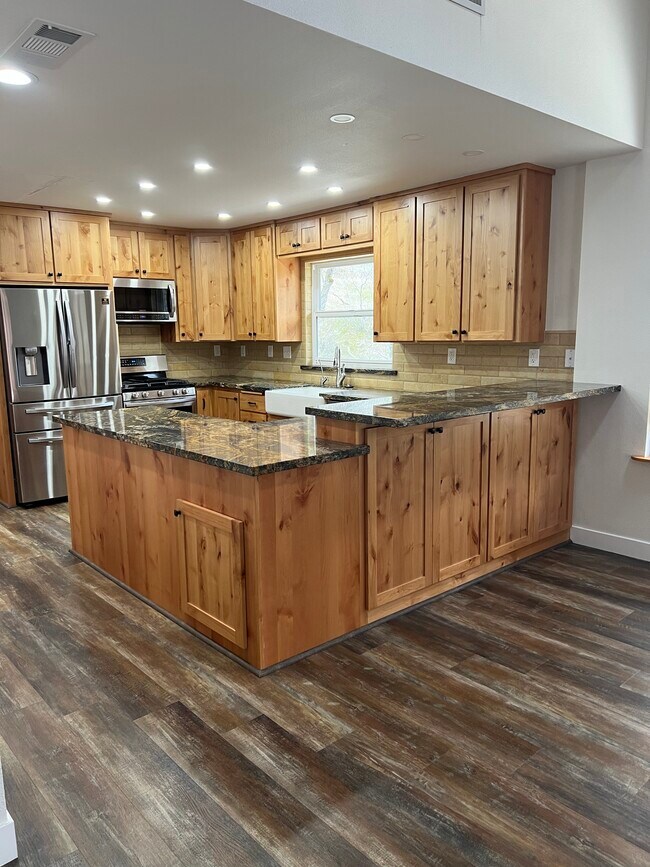 Beautiful Kitchen - 35729 Highway 41 House Unit Single Family Ranch Style